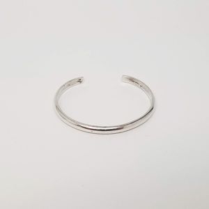 CLASSIC VINTAGE STERLING SILVER CUFF BRACELET